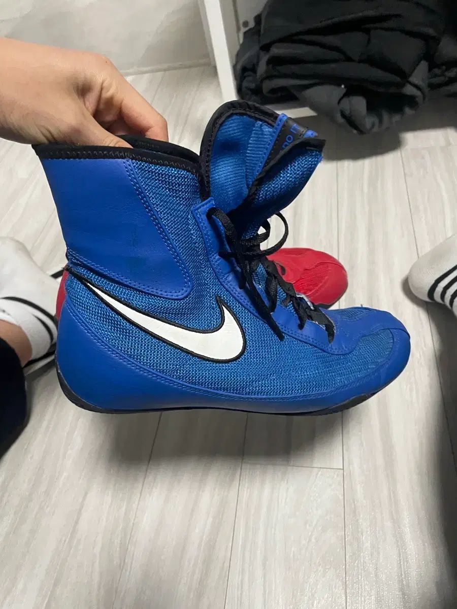 ナイキ マチョマイル2 ボクシング シューズ レッド/ブルー - メルカリ