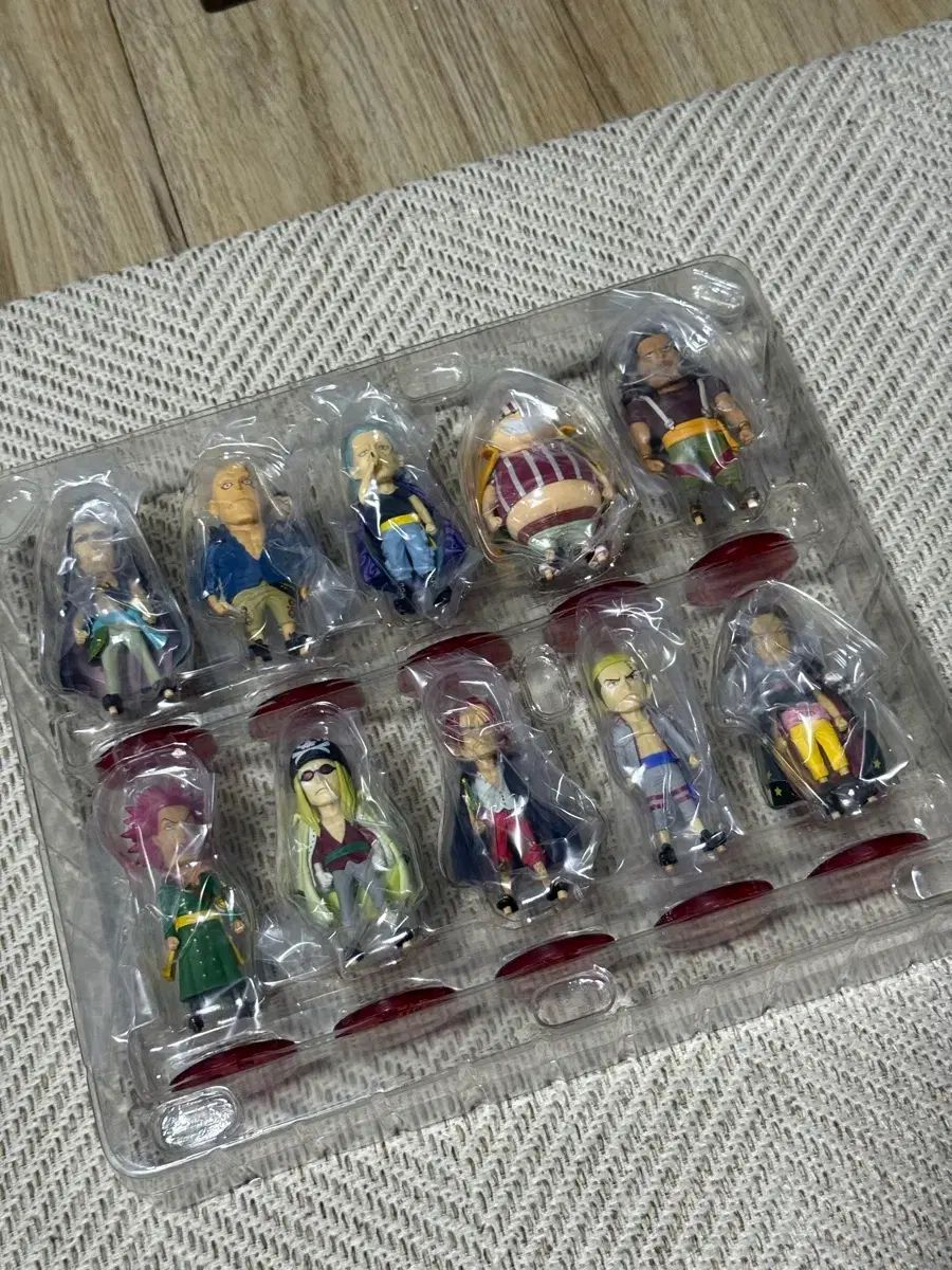 ワンピース ム ワールドコレクタブル シャンクス 赤髪海賊団