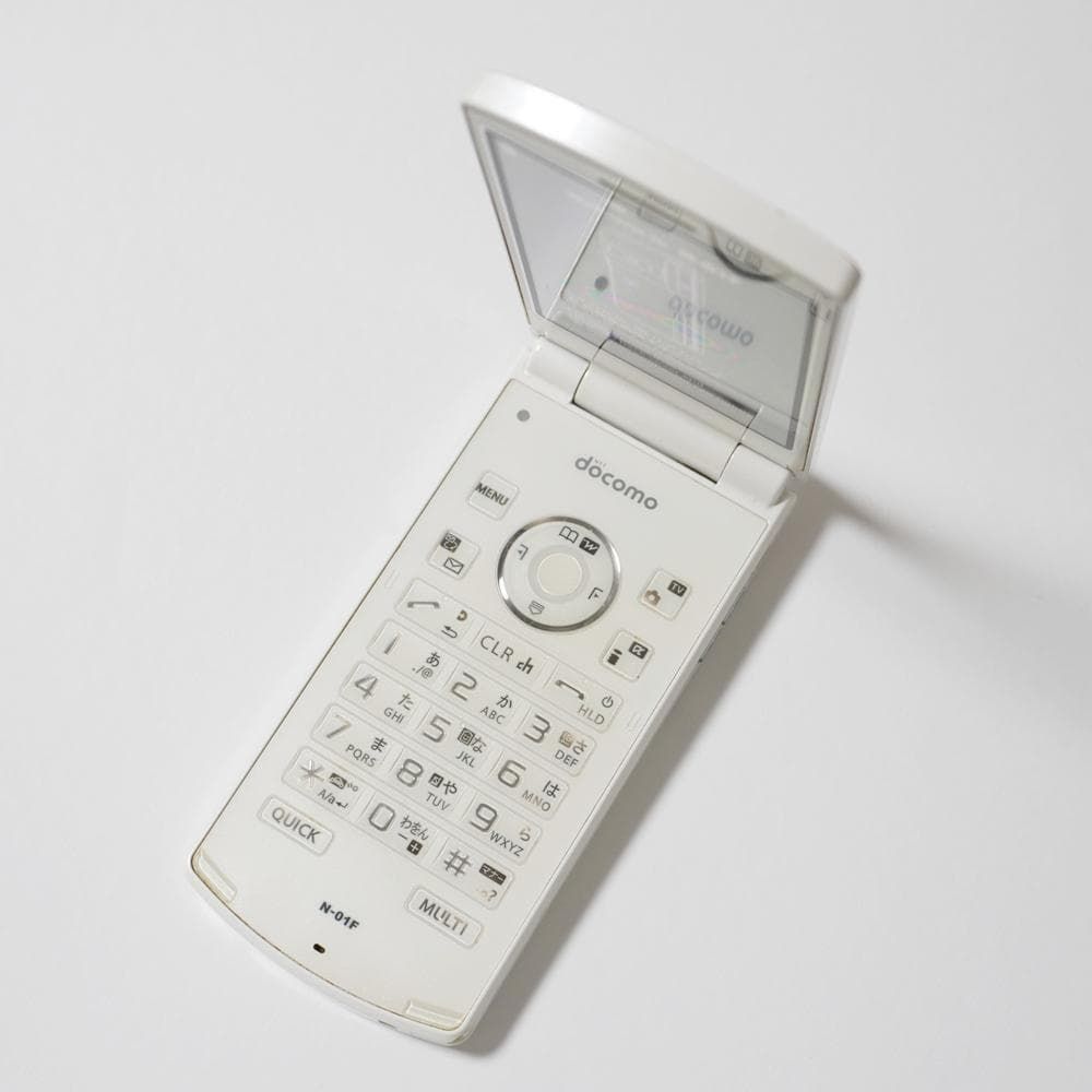 docomo N-01F ホワイト FOMA 3G ガラケー ドコモ 電池パック N30 搭載