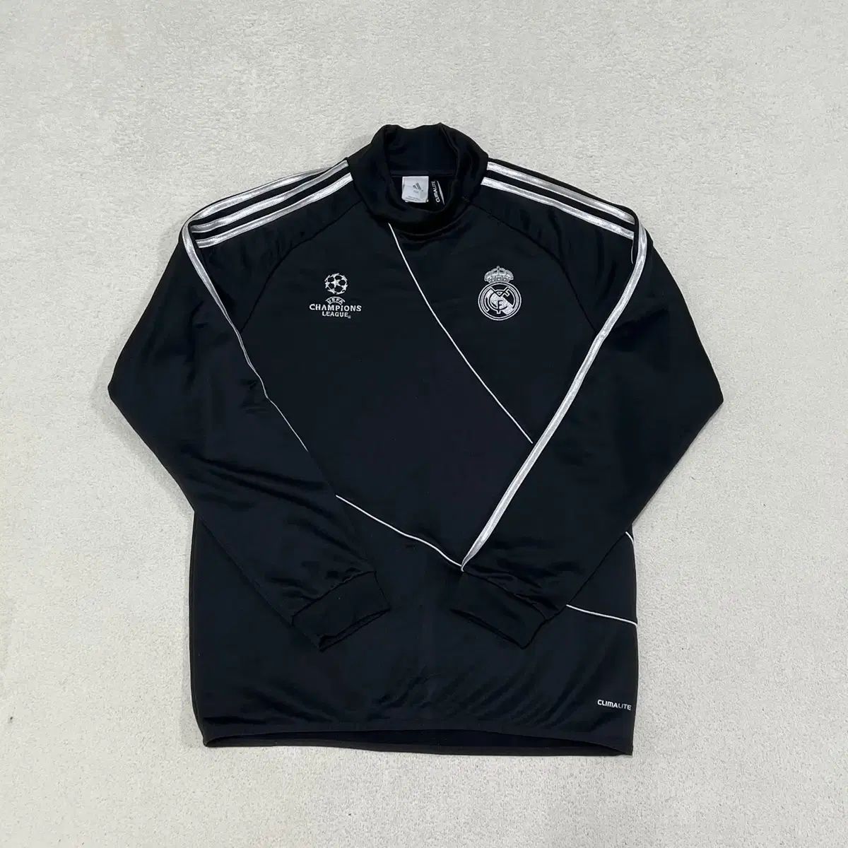 アディダス　レアルマドリード チャンピオンズリーグ 上下セットアップ 105 アディダス レアルマドリード チャンピオンズリーグ トレーニング