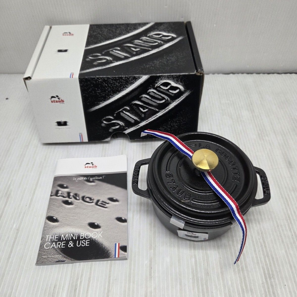 S 00899 ストウブ staub ピコ ココット ラウンド 12 cm 40509 471 0 ホーロー鍋