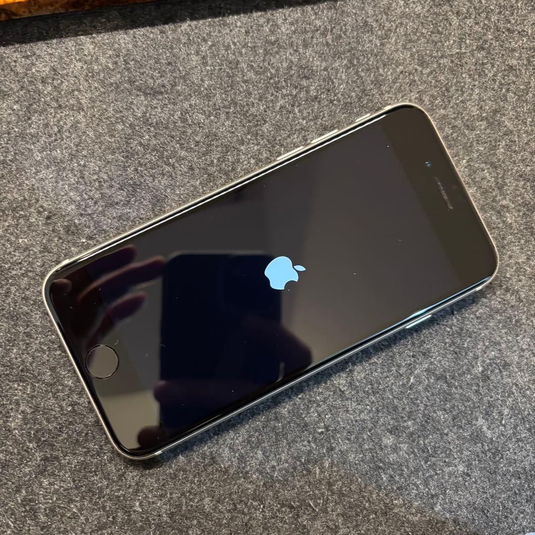 iPhone SE（第3世代） 64GB ホワイト バッテリー100% 92 - メルカリ