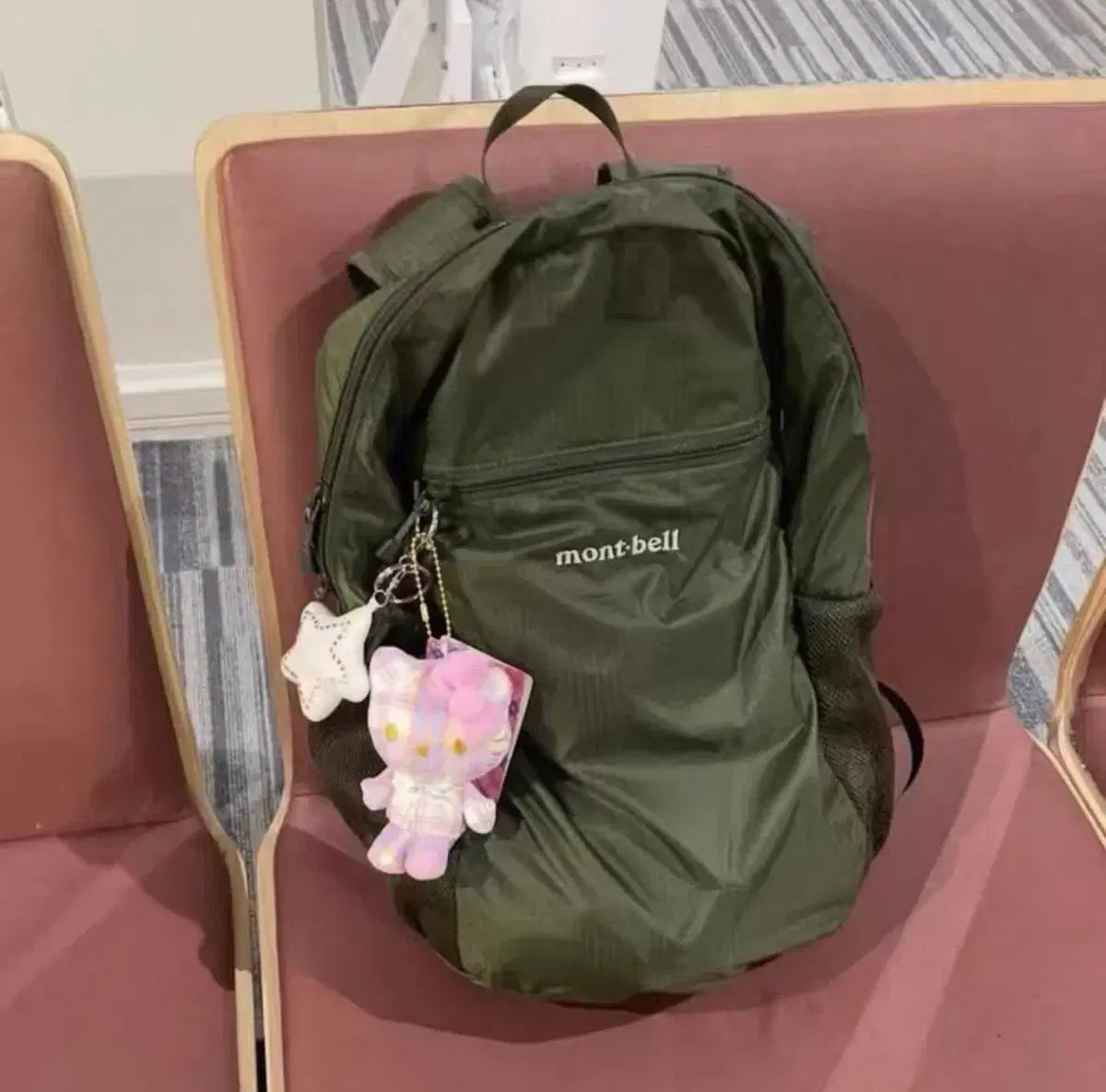 日本輸入 mont bell ポケットターブルライト20バックパック モンベル折り畳み軽量リュック