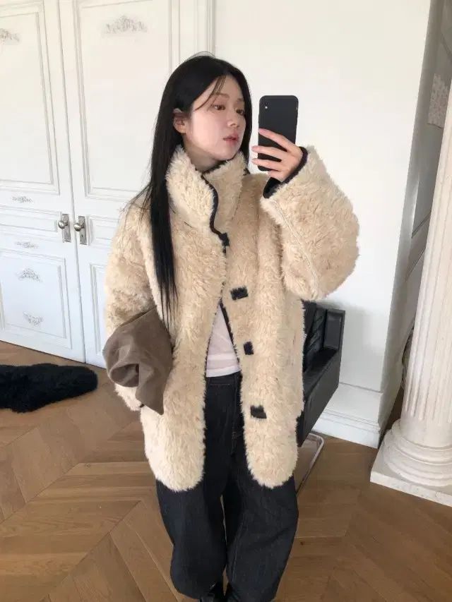 SEOUL ベースド フラット リバーシブル シェアリング ムートン ジャケット