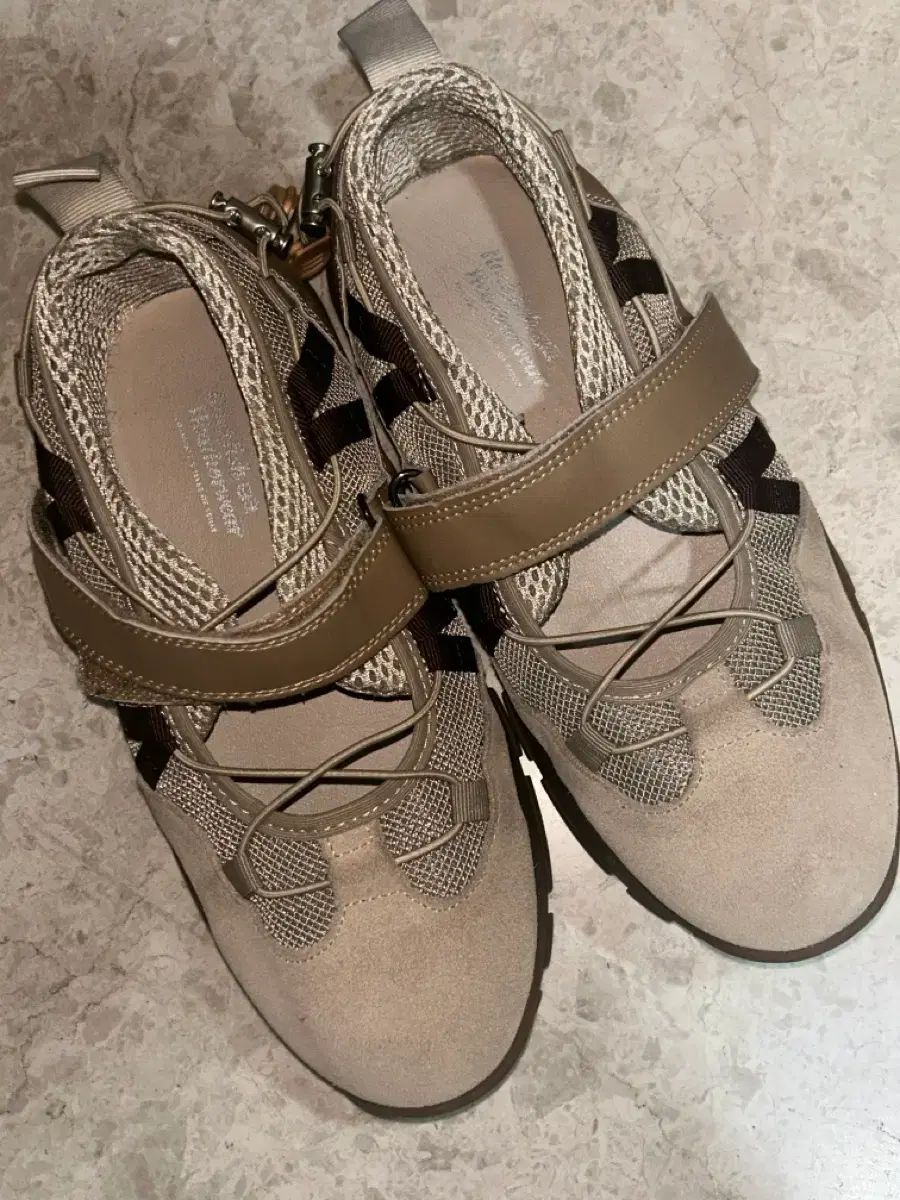 グロウニー ROCK FISH コラボ スニーカー