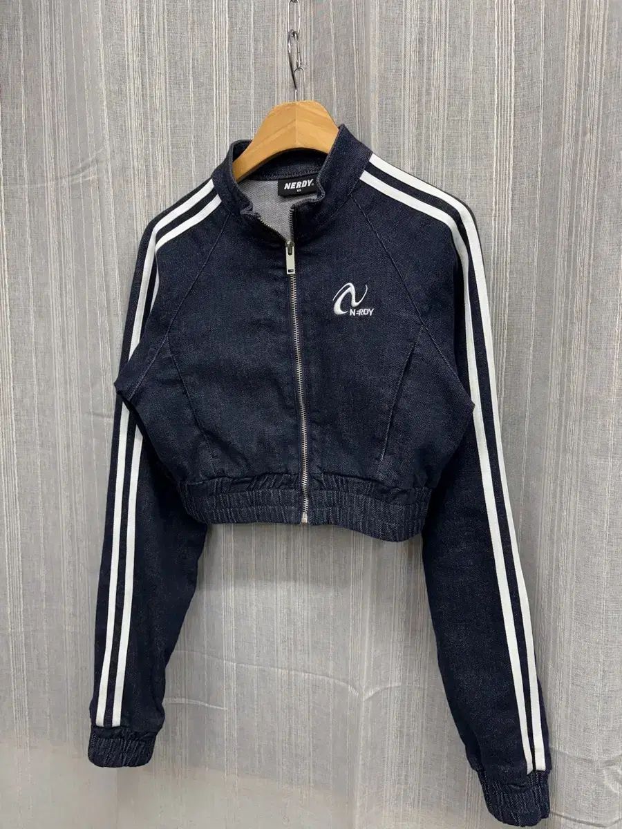NERDY デニム クロップド トラックジャージ ジャケット