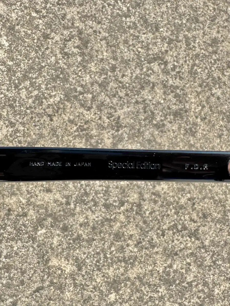 ブラック ウェリントン