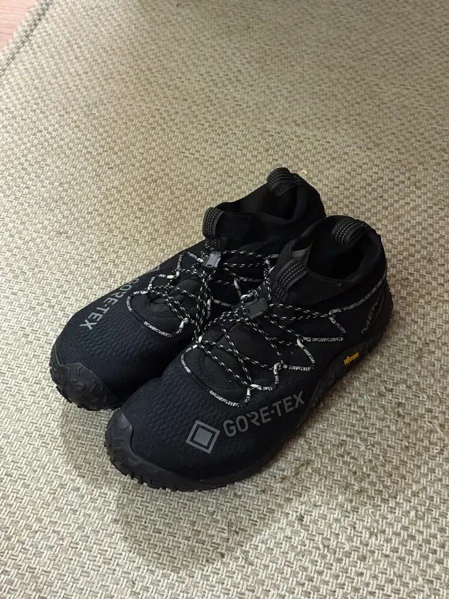MERRELL メレル トレイル グローブ 7 GORE TEX ゴアテックス ブラック 270