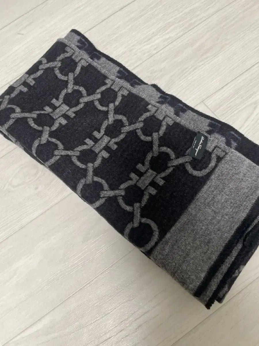 未使用　フェラガモ ガンチーニ　マフラー 楽天市場】未使用 フェラガモ マフラー ガンチーニ メンズ カシミヤ