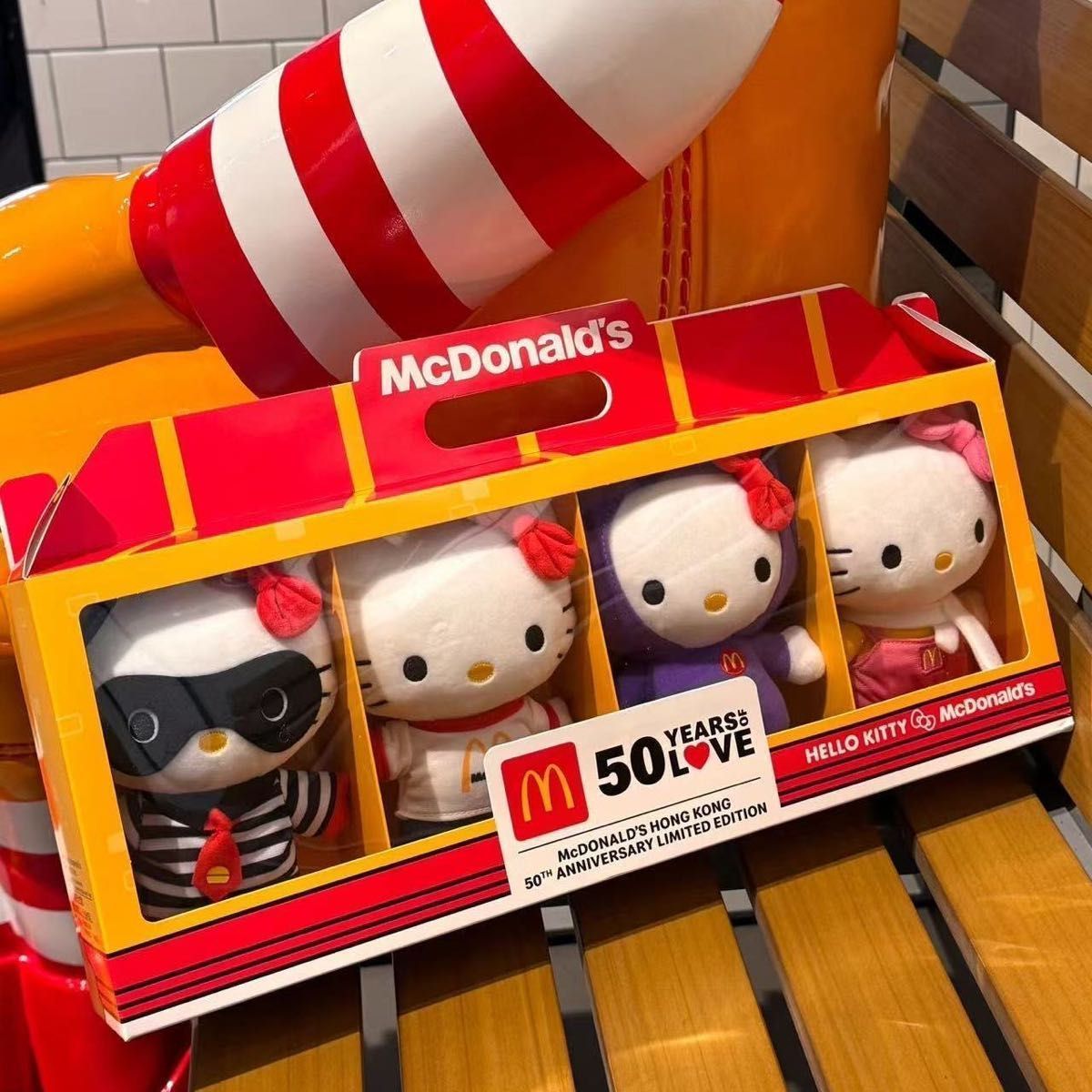 お値下げ！ハローキティ ぬいぐるみ McDonald's 50周年記念 香港限定 ハローキティのマクドナルド香港50周年記念限定ぬいぐるみセット