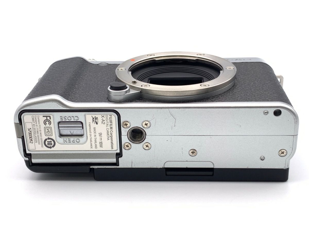  並品 フジフイルム X A 2 ボディ シルバー ミラーレス一眼 デジタルカメラ