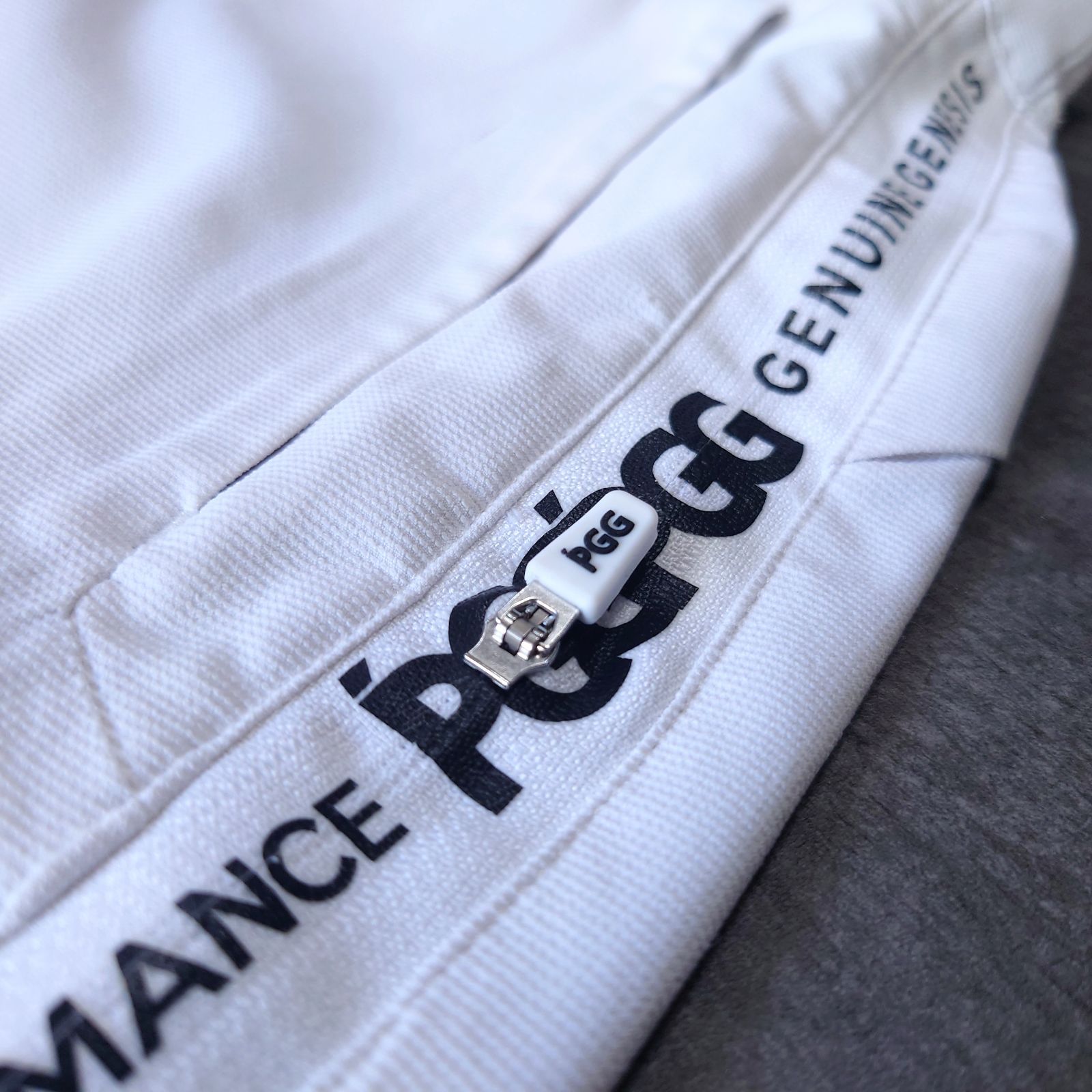 美品 PGG GOLF ゴルフパンツ ストレッチパンツ ロゴテープ ホワイト