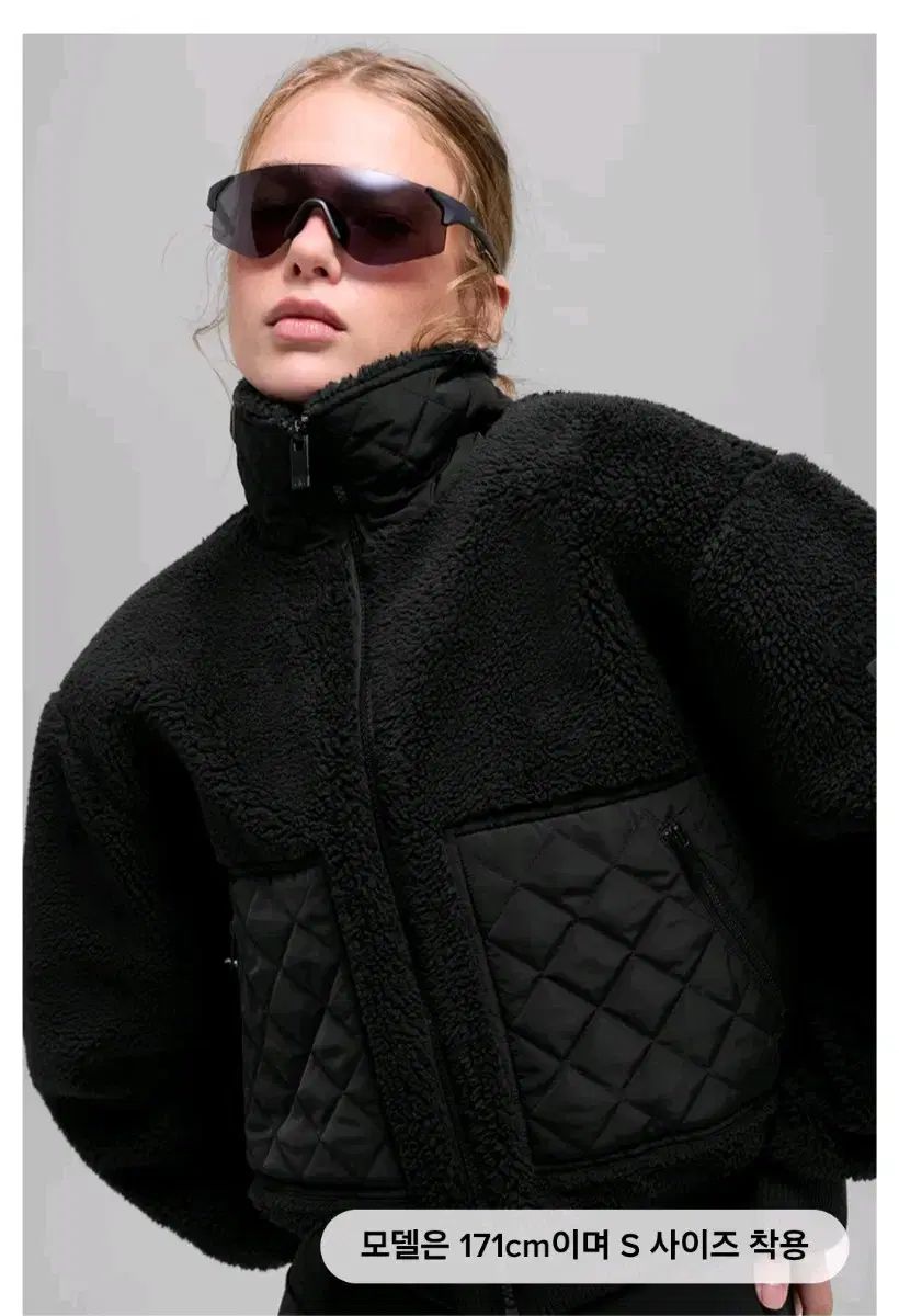 アロ ヨガ ブラック フリース ジャケット