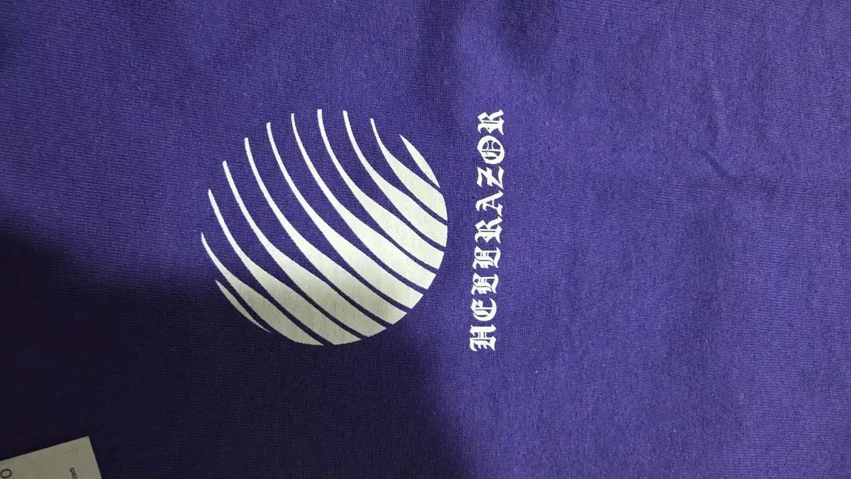 hellrazor 紫の半袖Tシャツ 新品