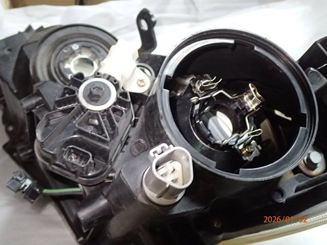 ウィッシュ ZGE20 純正 ヘッドライト 左 ICHIKOH 68-16 ウィッシュ ZGE20 純正 ヘッドライト 左 ICHIKOH 68-16