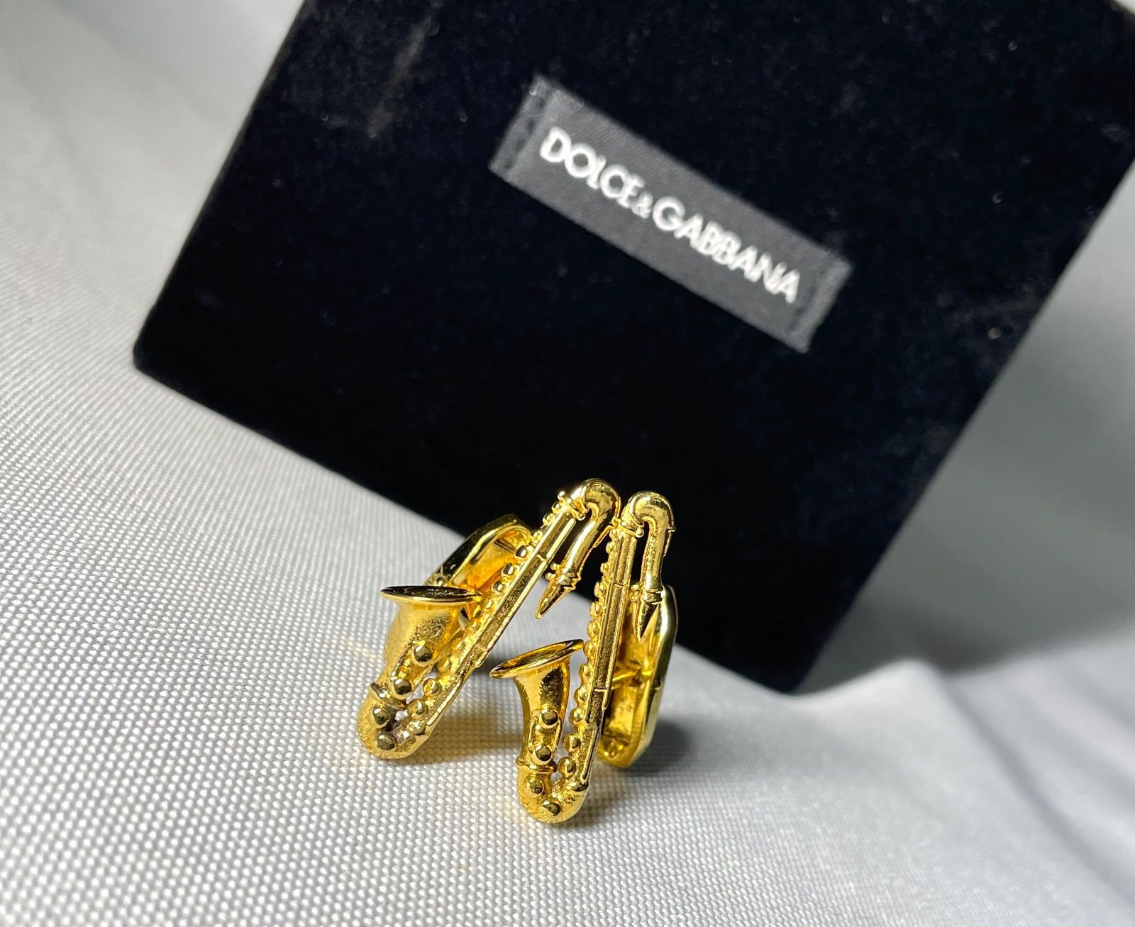 DOLCE&GABBANA ドルチェ&ガッバーナ 立体サックスデザイン カフス