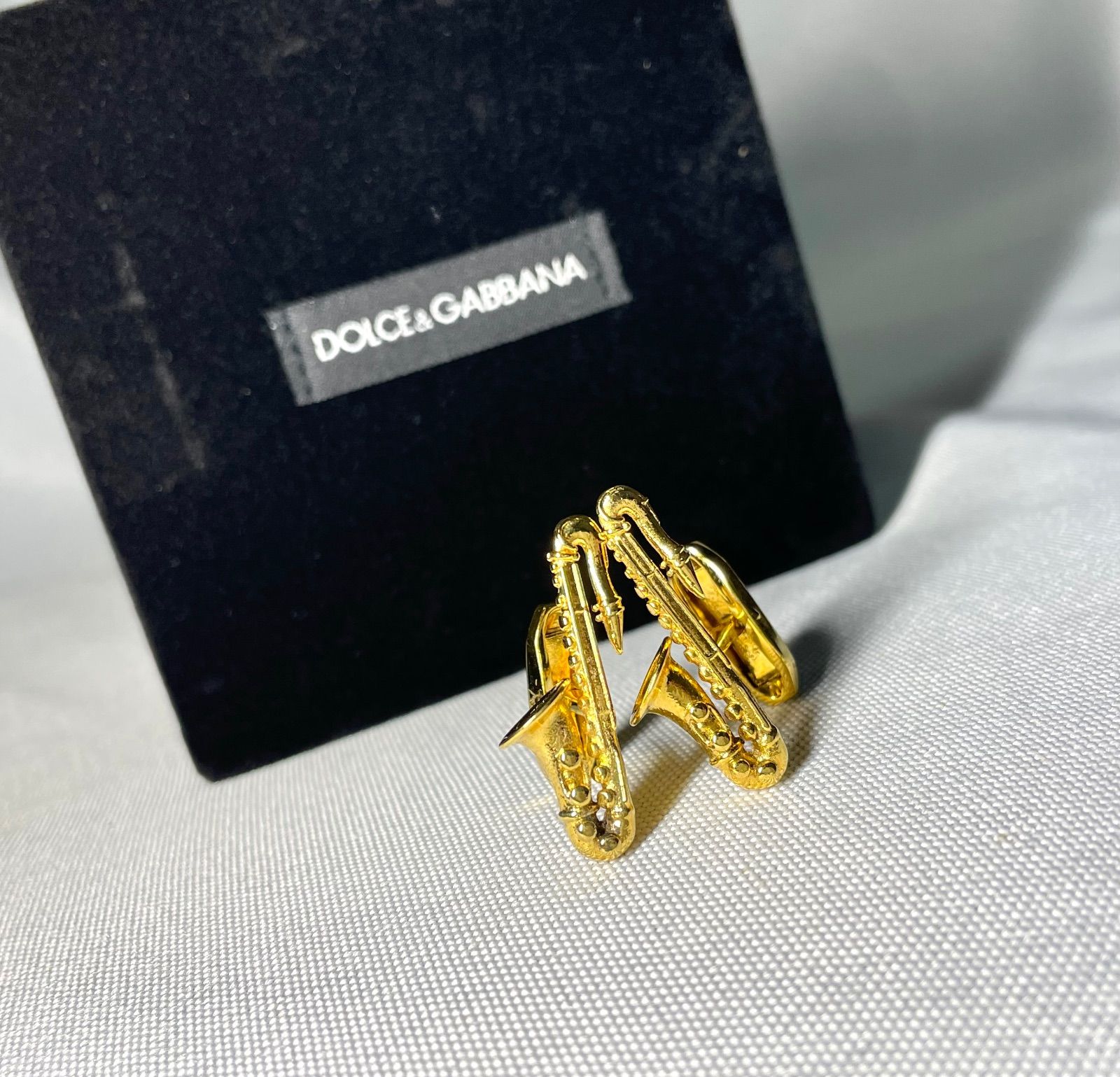 DOLCE&GABBANA ドルチェ&ガッバーナ 立体サックスデザイン カフス