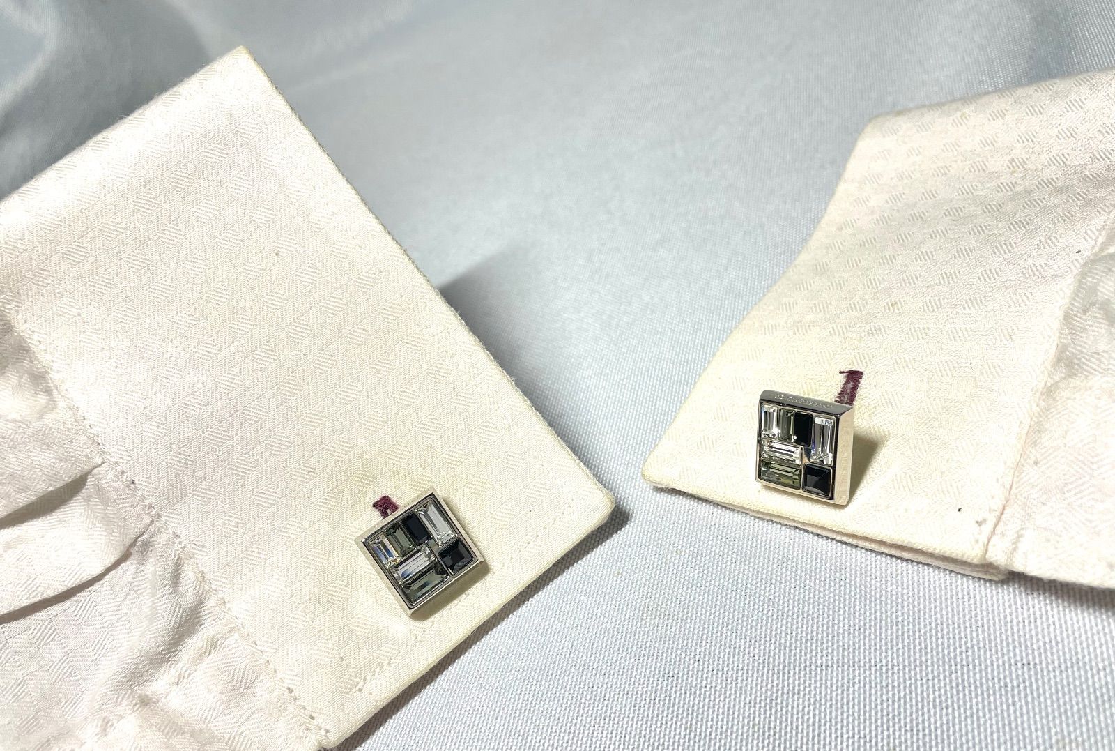 ドルチェ&ガッバーナ　カフリンクス　カフス　ロゴ　２セット 美品 希少 DOLCE&GABBANA ドルチェ&ガッバーナ ブランドロゴ文字