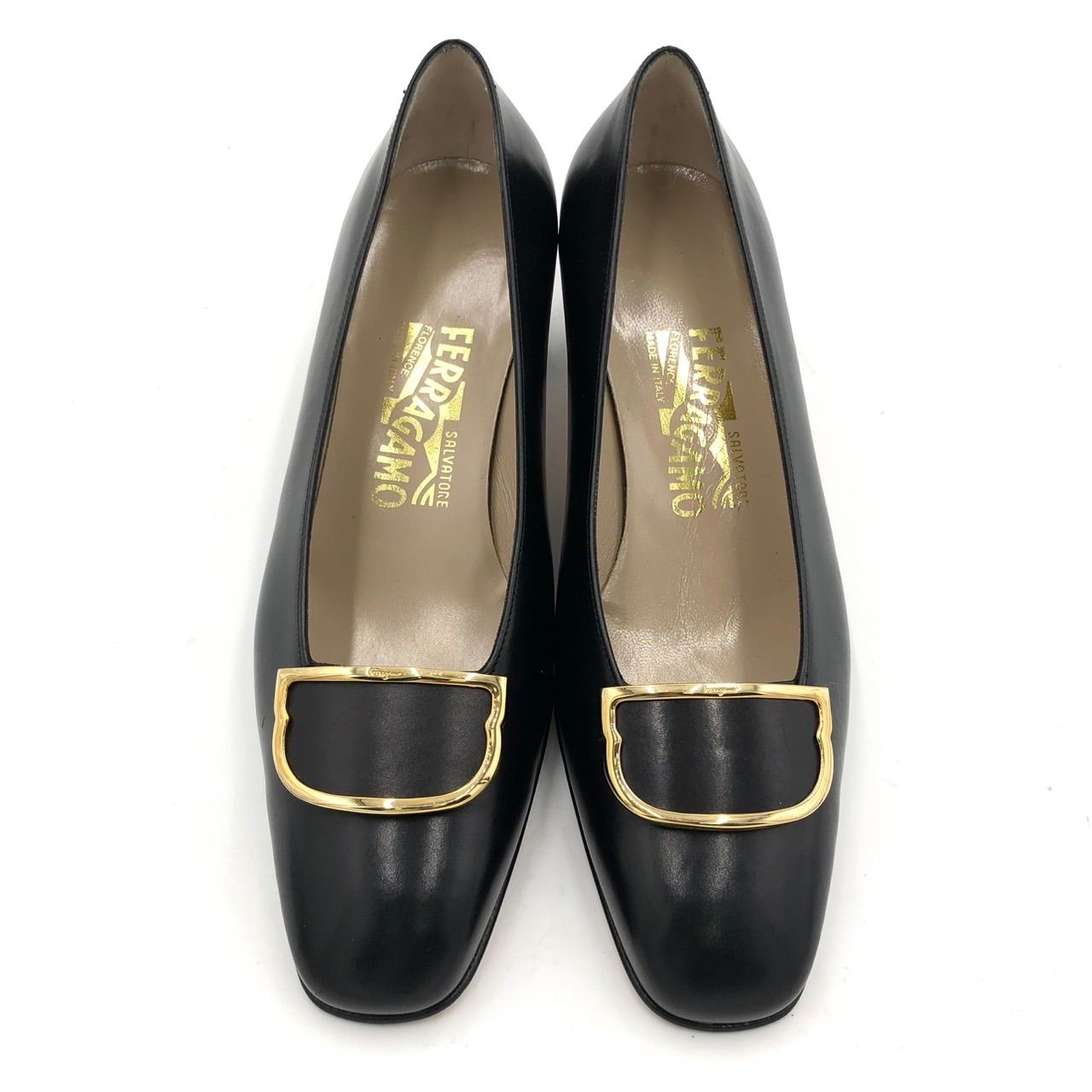 フェラガモ パンプス 24cm ブラック 黒 レザー 7D ヒール 4.5cm - メルカリ