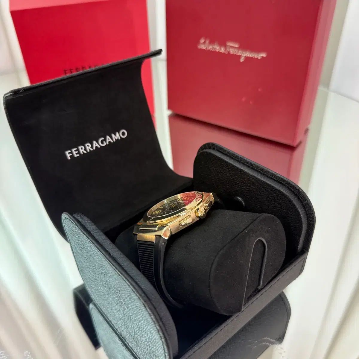  ほぼ FERRAGAMO フェラガモ ベガ クロノ クォーツ 時計 腕時計(クォーツ) 腕時計(アナログ)