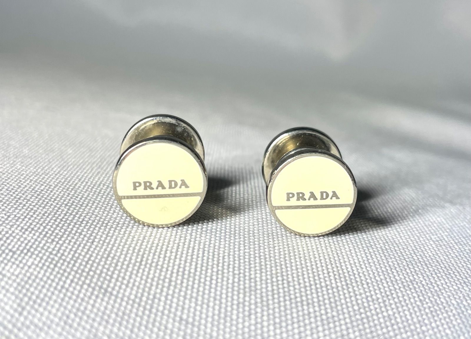 PRADA　プラダ　カフス 楽天市場】プラダ カフス ブラック シルバー 真鍮 中古 カフリンクス