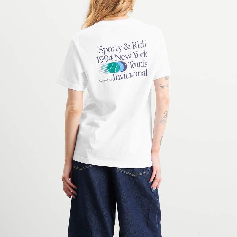  スポーティ アンド リッチ レディース トップス Tシャツ Sporty Rich Invitational TShirt White ホワイト 魚群探知機 Tシャツ ウェア