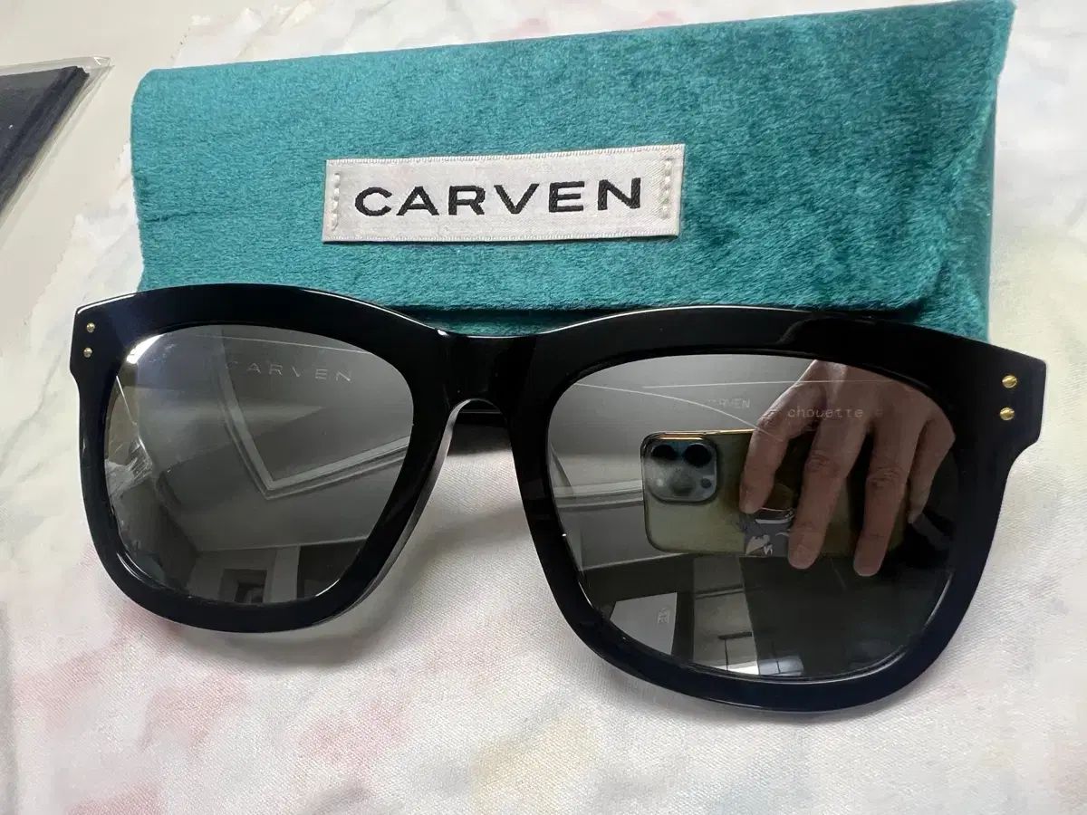 カルヴェン シューエット サングラス
