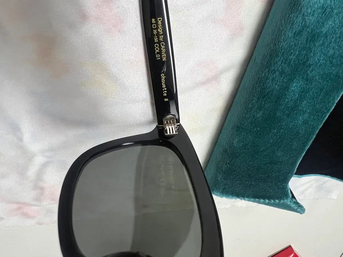 カルヴェン シューエット サングラス