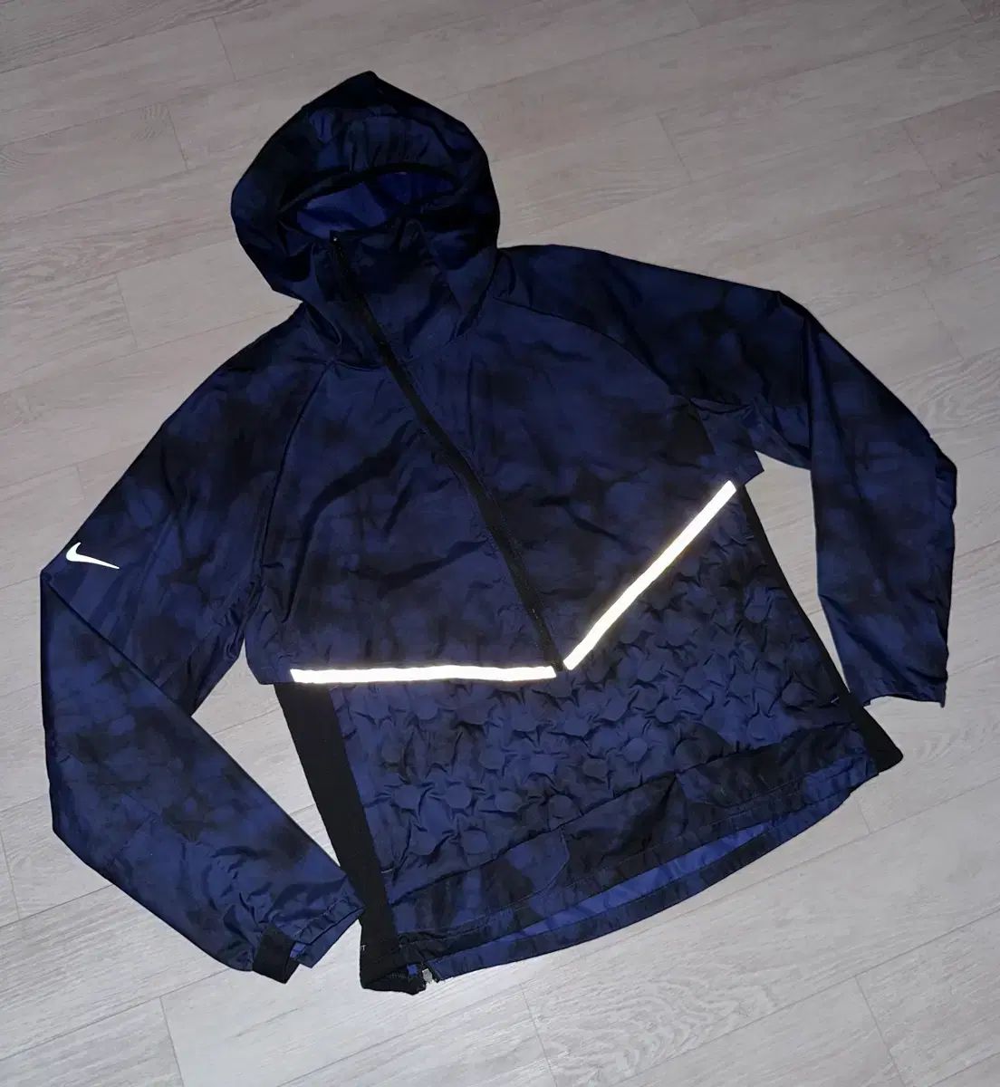 Nike Aeroloft　 ジャケット Lサイズ　NIKE　エアロロフト NIKE（ナイキ）の「ナイキ エアロロフト ハイパーアダプト メンズ