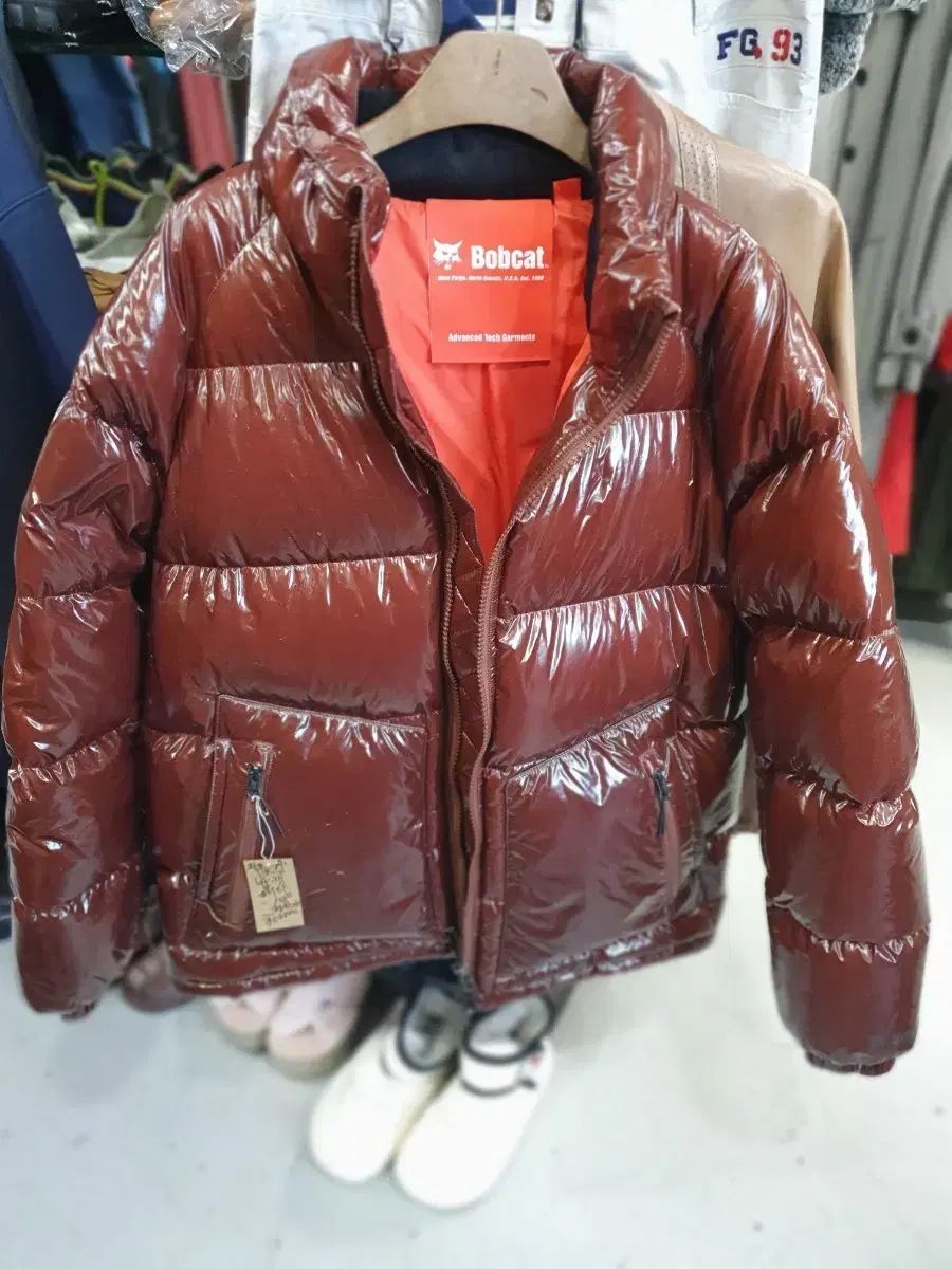 ボブキャット ほぼ Bobcat ショートダウン 光沢 ブラウン 105