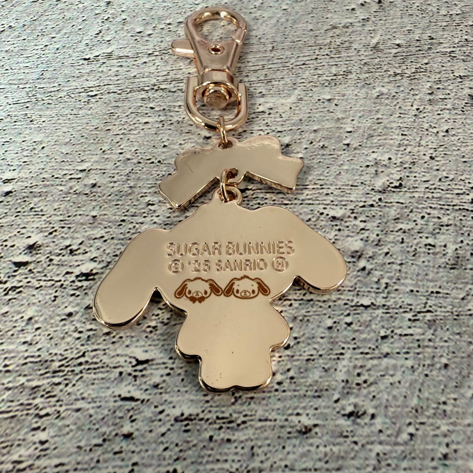 サンリオ シュガーバニーズ 金属キーホルダー 2点セット - メルカリ