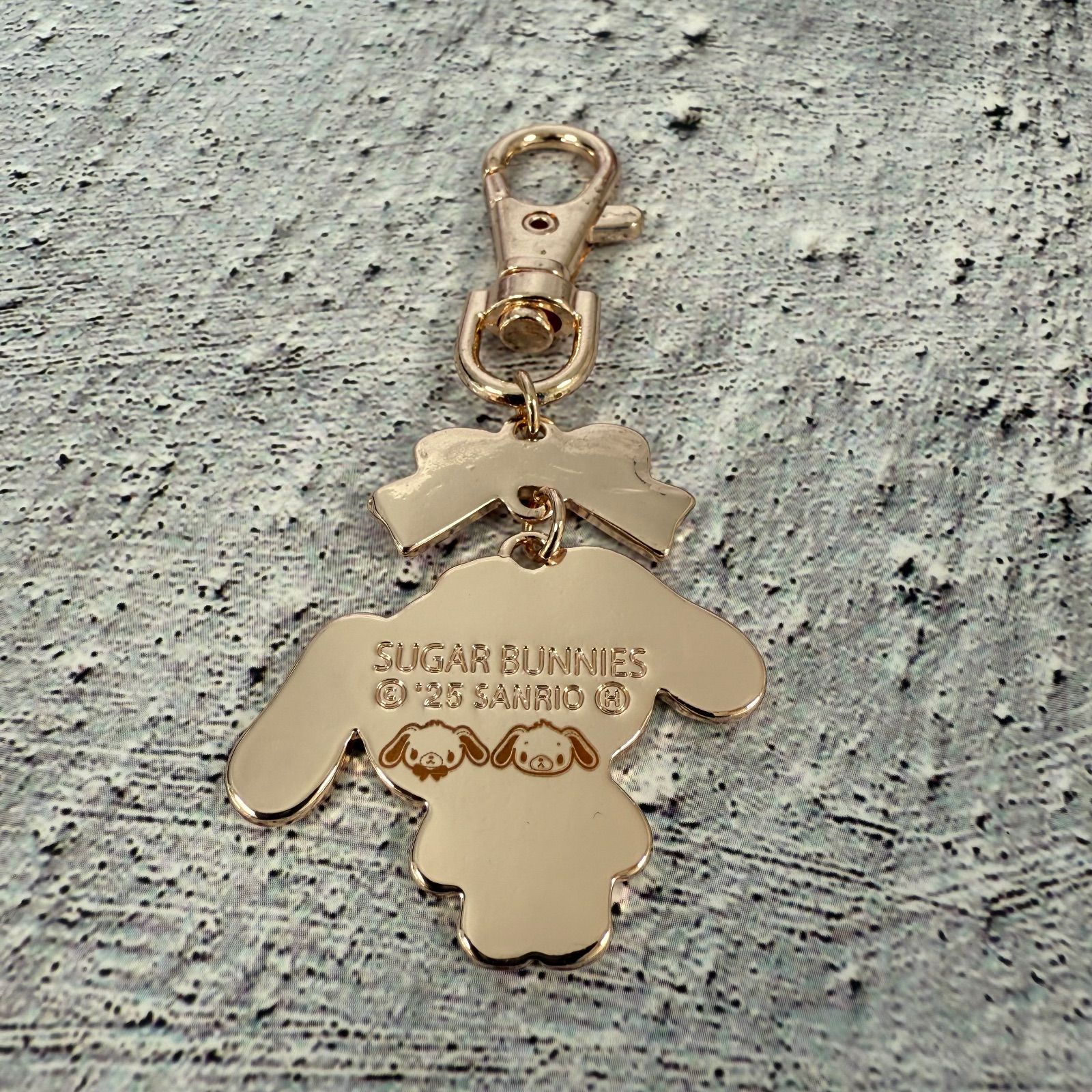 サンリオ シュガーバニーズ 金属キーホルダー 2点セット - メルカリ