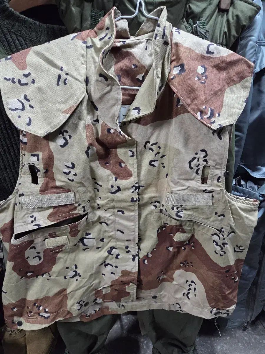 ミリタリー ミー チョコチップ ベスト