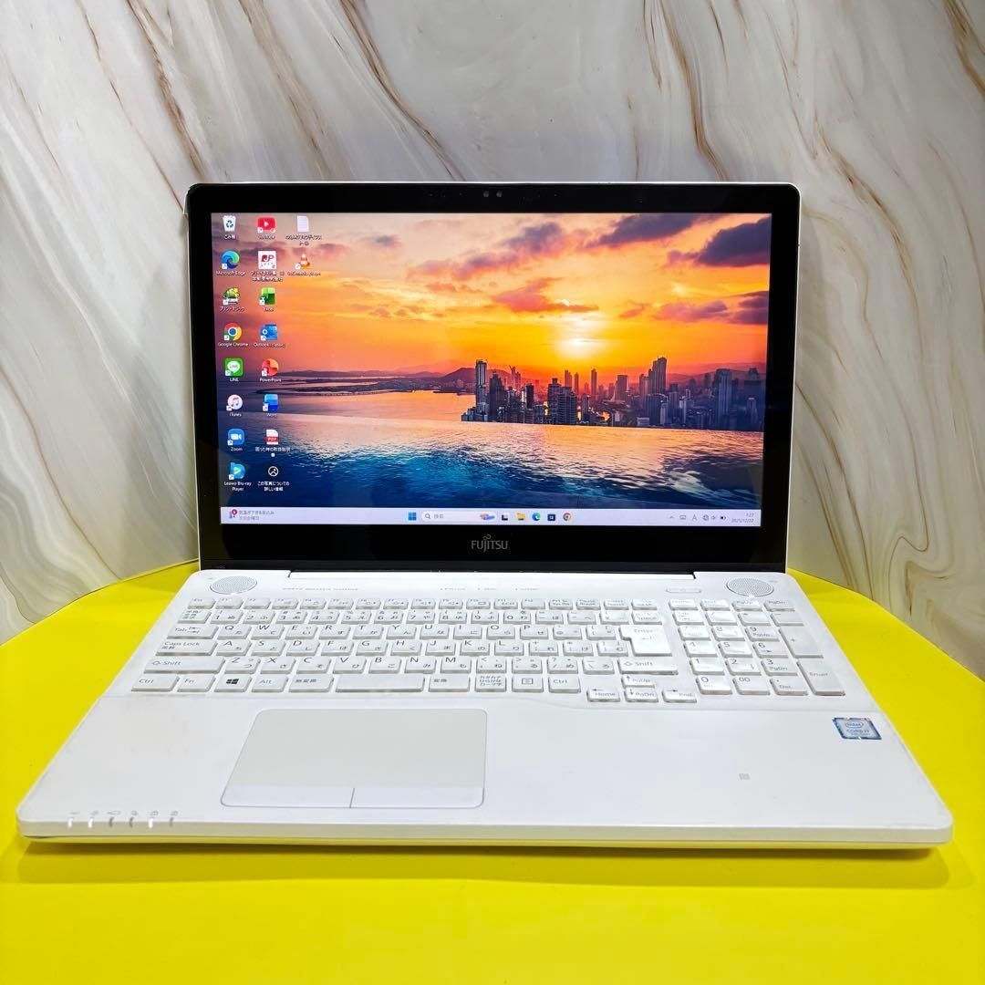 高性能‼ core i 7 SSD windows 11ノートパソコン カメラ