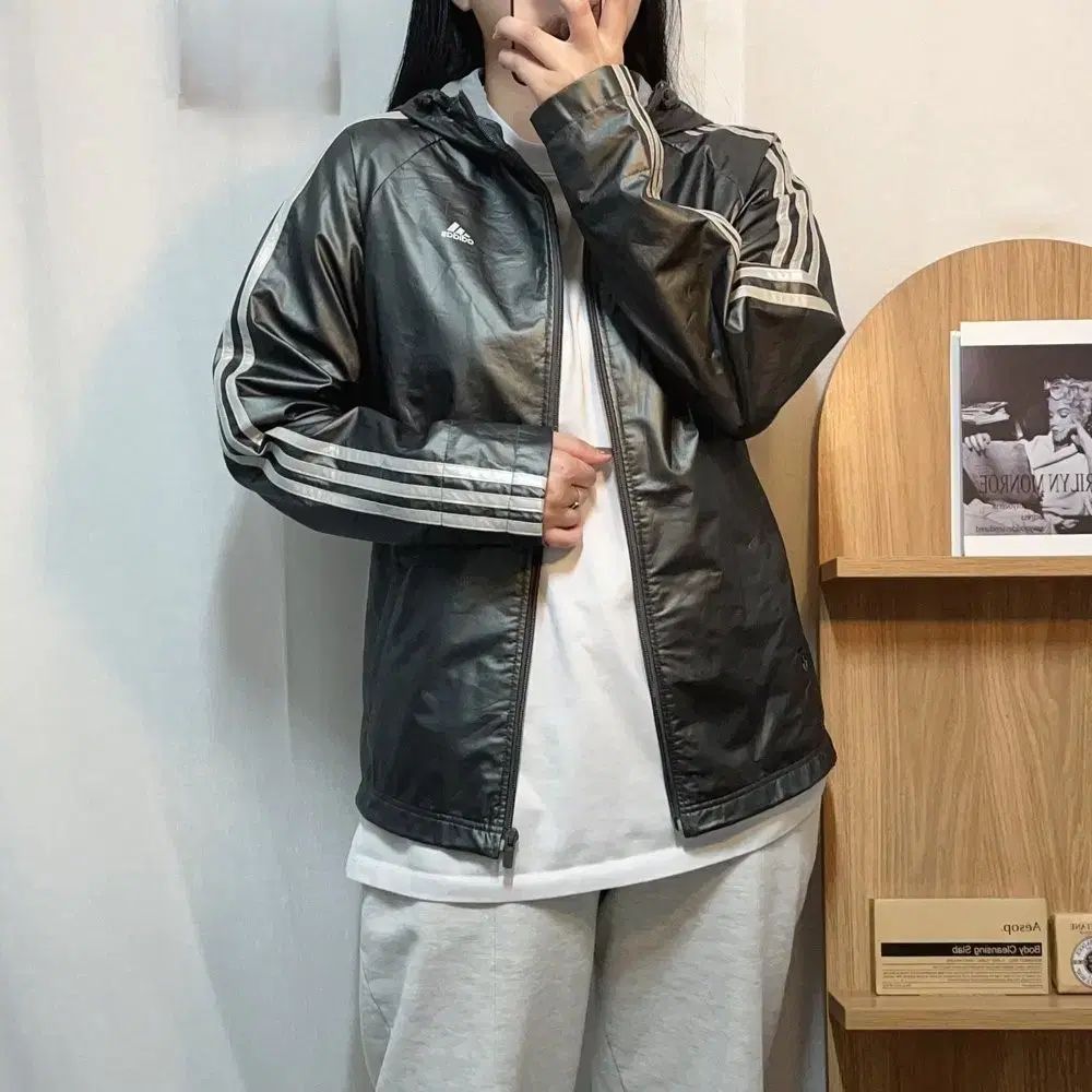 アディダス シルバーグレー 3本線 ひよこ ウィンドブレーカー 実物