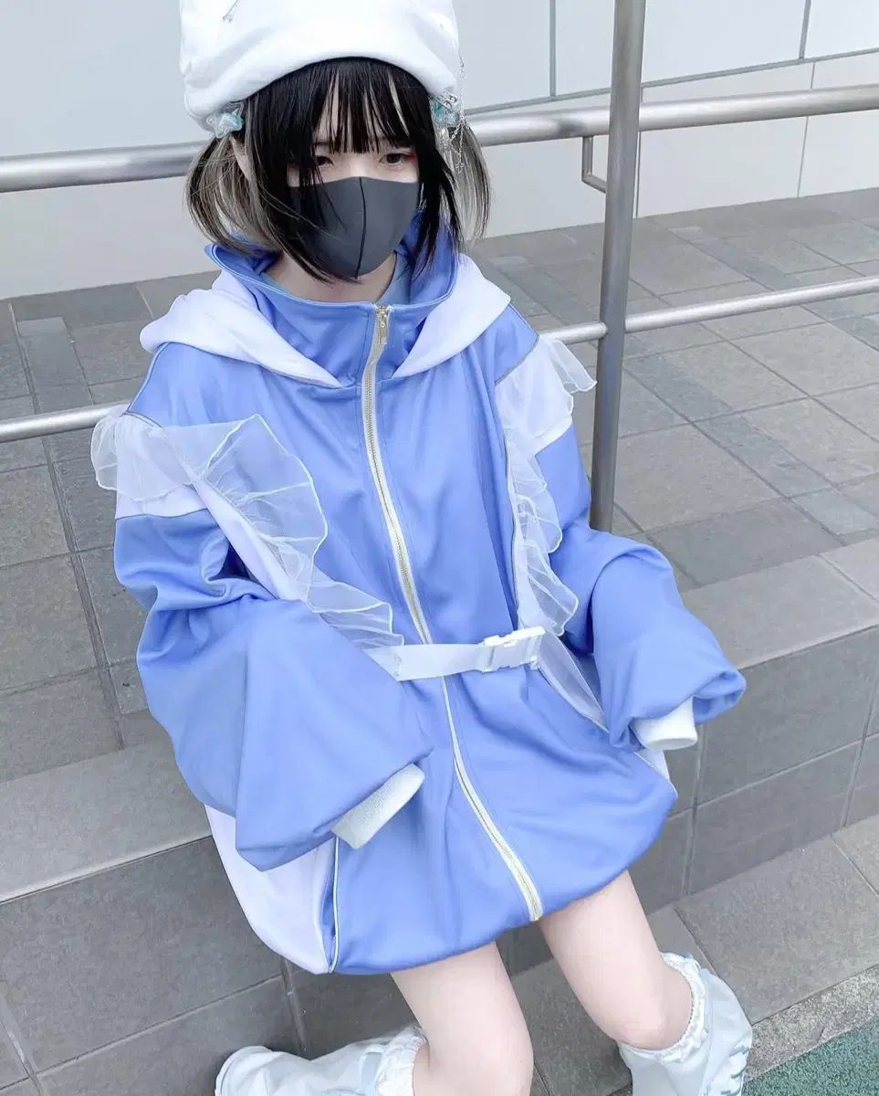 ililil ぬた。コラボ　フード付きフリルジャージ　中古 ルイイルイルイル ililil シマムラヌタ サブカルチャー ジャージ