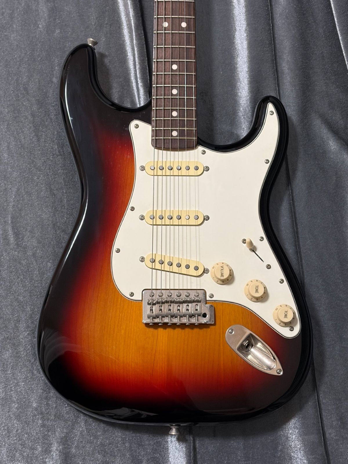 Fender直系サウンド 2013年製 Squier by Fender CLASSIC VIBE 60 s Stratocaster アルダーボディ期 エレキギター