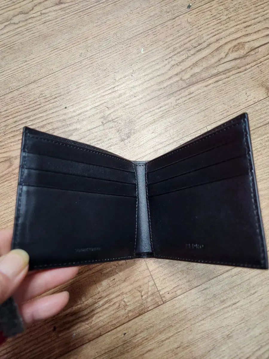 ペドロ ブラック 二つ折り財布 メンズ 【公式通販】