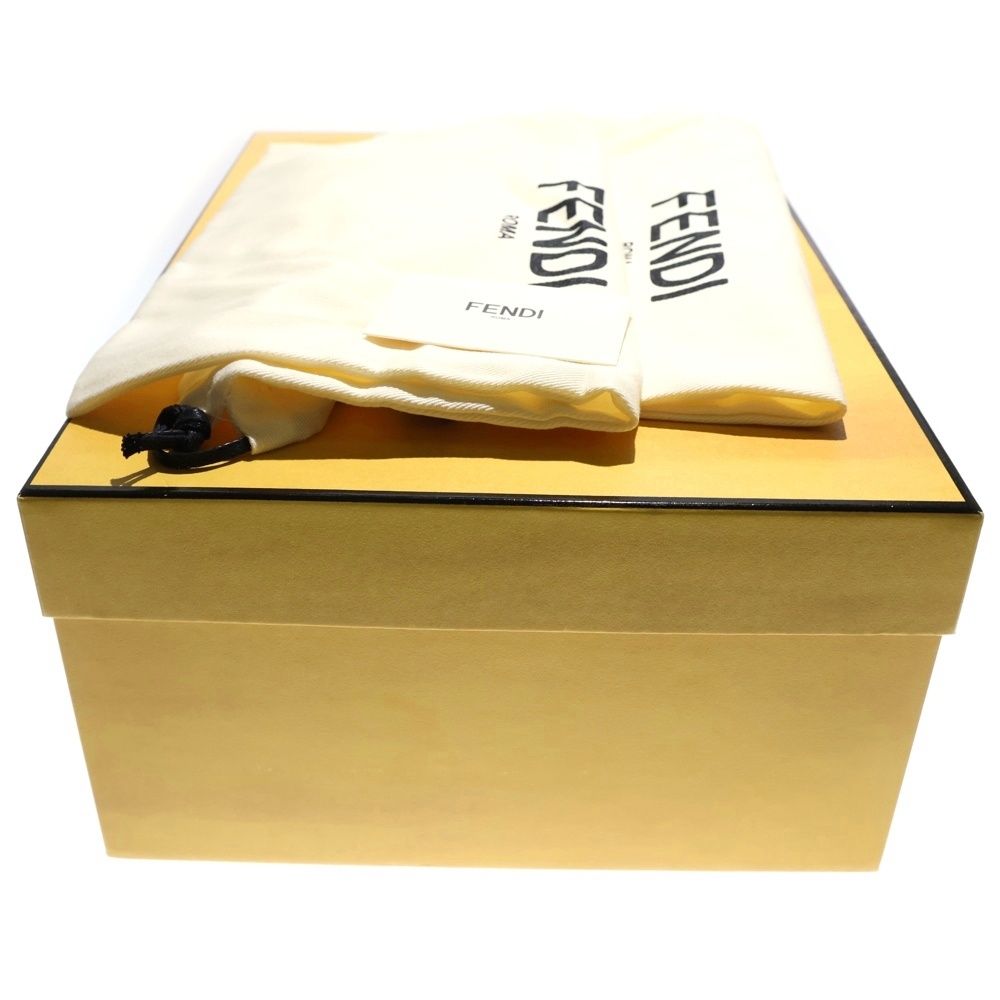 ローカットスニーカー