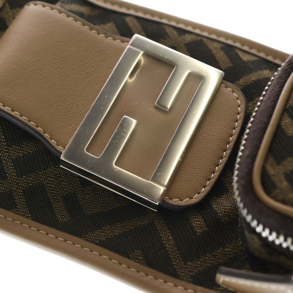 FENDI フェンディ ズッカ柄 ストラップ ユー レザー切り替え キャンバスバックショルダーストラップ ブラウン 8AV417 FENDI (フェンディ) ズッカ柄 ストラップ ユー レザー切り替え