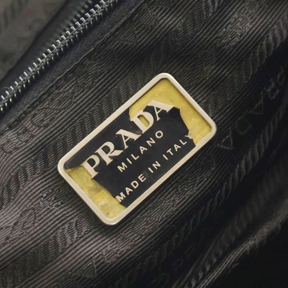 PRADA (プラダ) 三角ロゴプレート ラウンドジップ ナイロン ショルダー