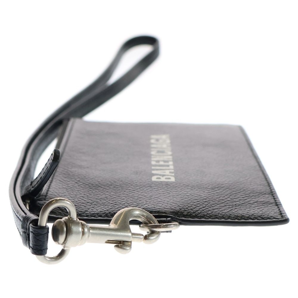 ロゴフラグメントケース バッグチャーム