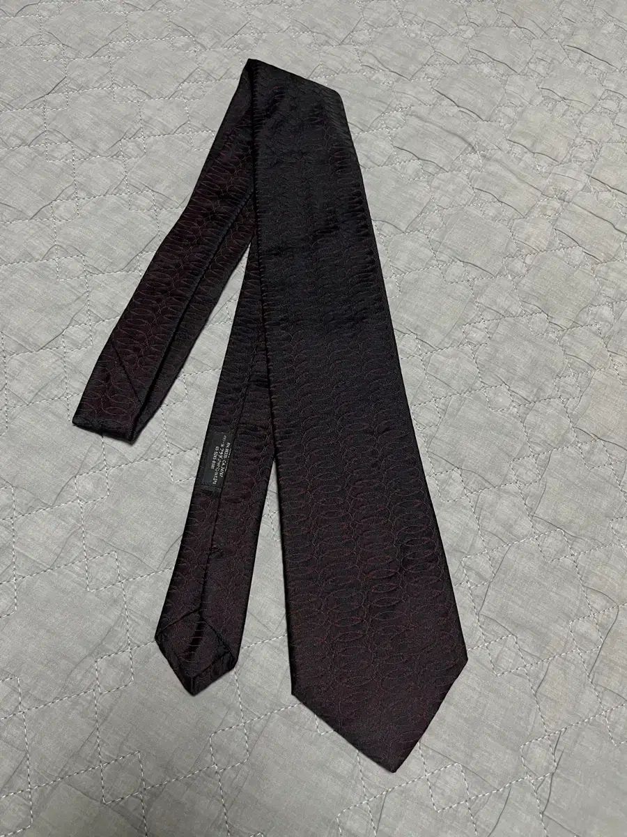 プラダ ネクタイ ブラック PRADA 最新 プラダ ブラック/バーガンディ