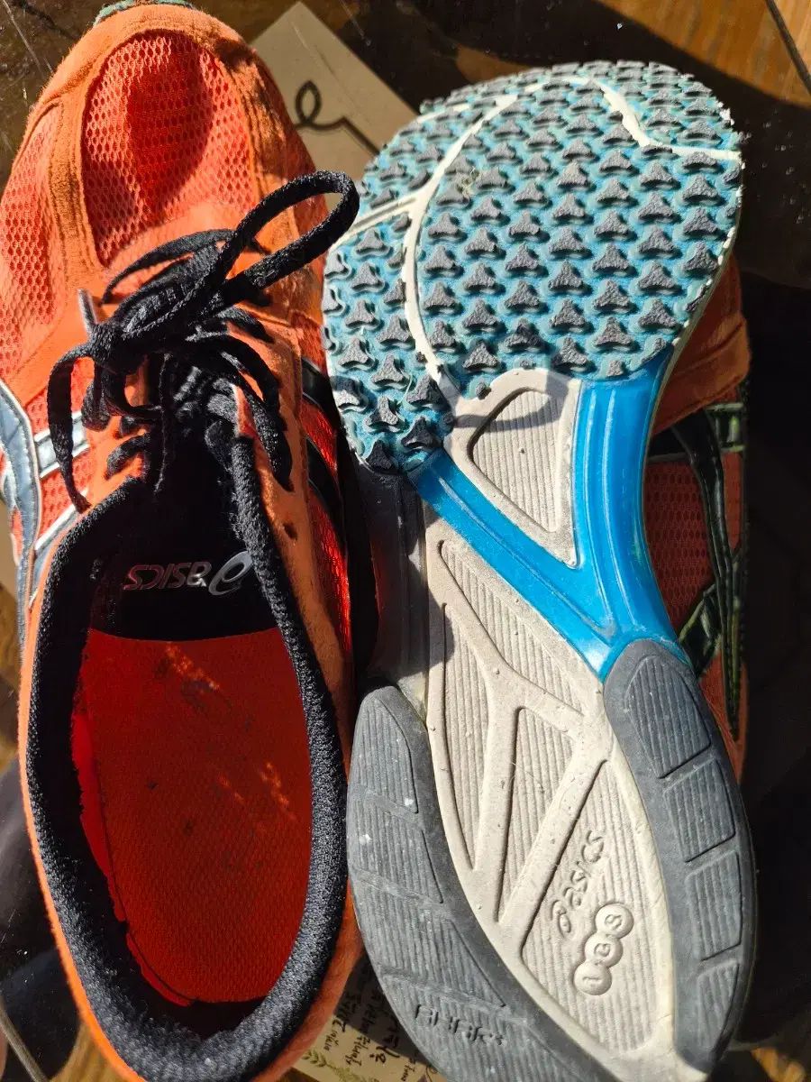  アシックス オレンジ色 陸上シューズ 登山靴 トレッキングシューズ アウトドアシューズ