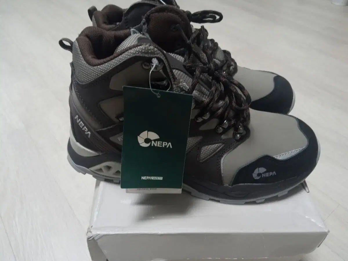 gt 88 NEPA ネパ 安全靴 265 メッシュ 滑り止め ボックス