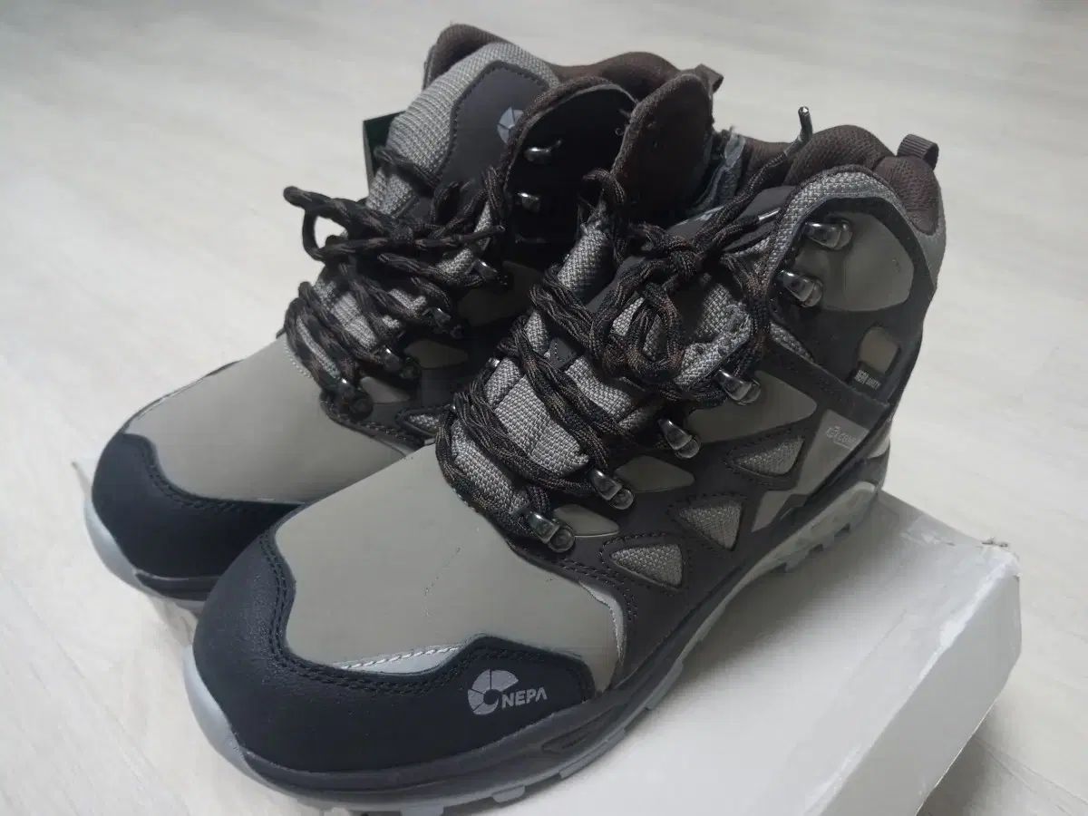 gt 88 NEPA ネパ 安全靴 265 メッシュ 滑り止め ボックス