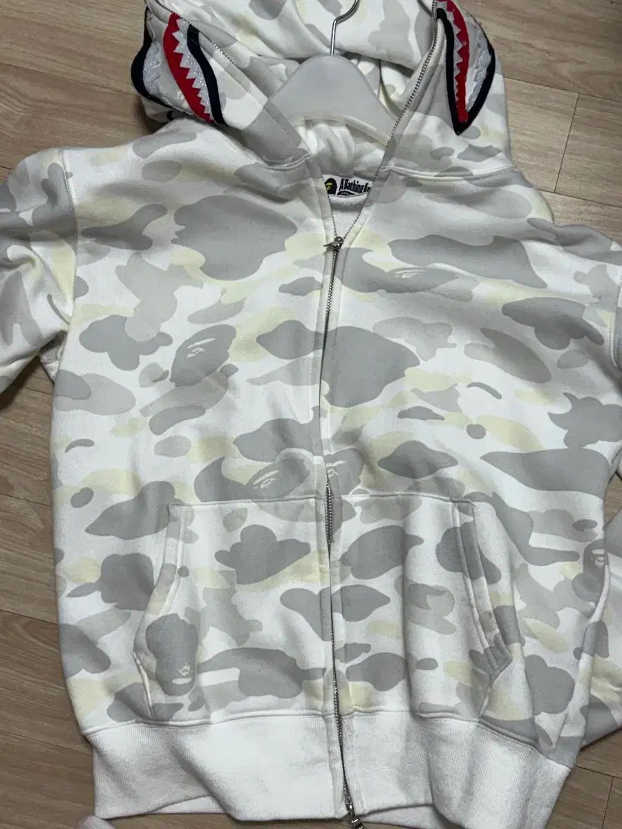 アベイシングエイプ ジップアップフーディー