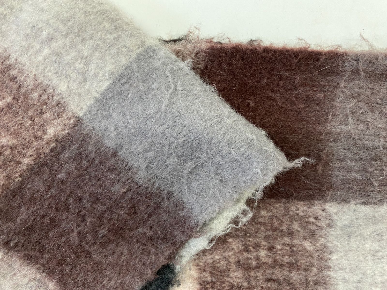 Studios マフラー