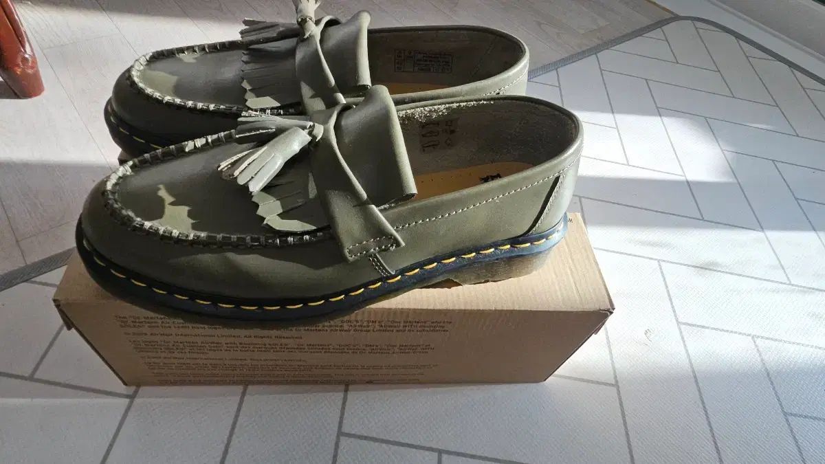 DR MARTENS ドクターマーチン エイドリアン オリーブ 270