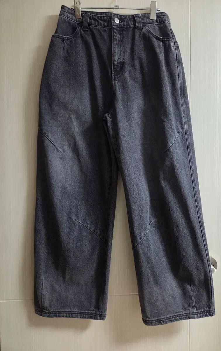 L ザコールデストモーメント ベーシック デニム パンツ ブラック